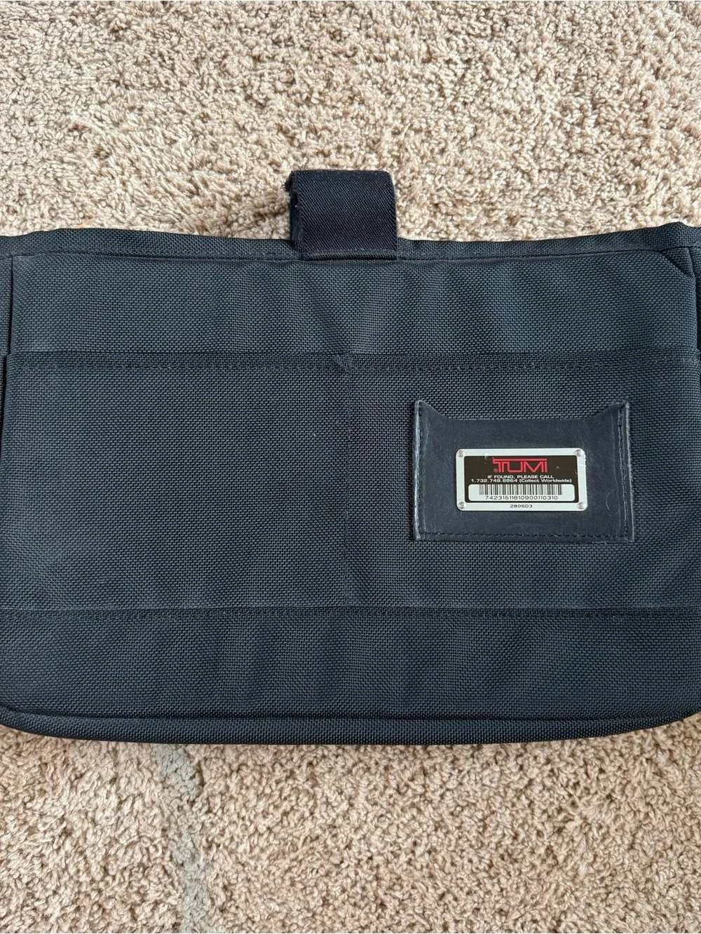TUMI LAPTOP sleeve. Excellent condition.